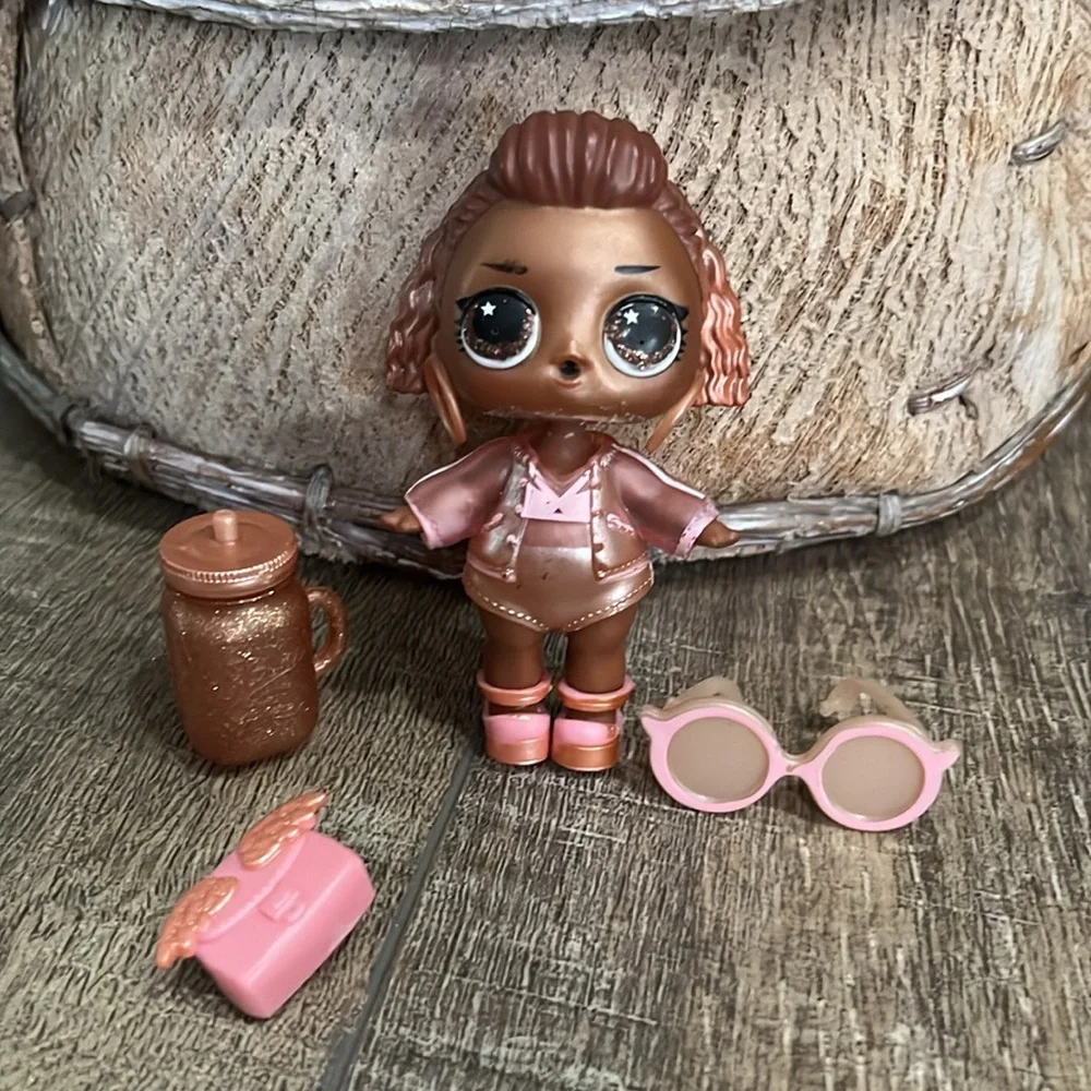 LOL Surprise! Ultra Rare Instagold Doll Glasses & Bottle